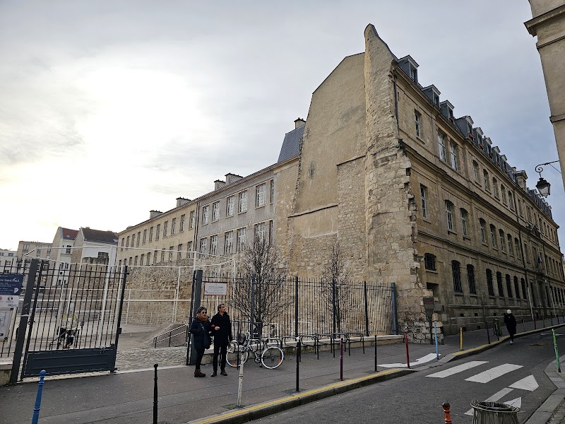 Old Wall of Paris