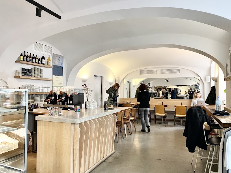 Jonas Reindl Coffee Roasters